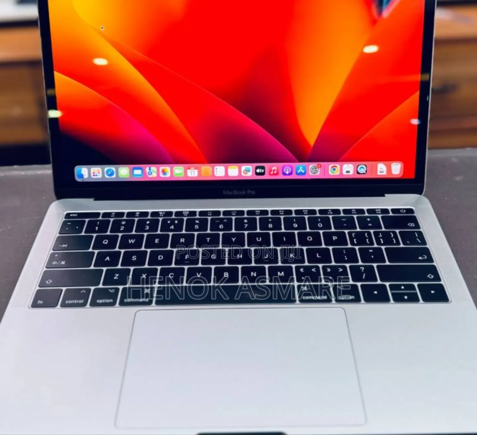 New Laptop Apple MacBook Pro 2017 8GB SSD 512GB