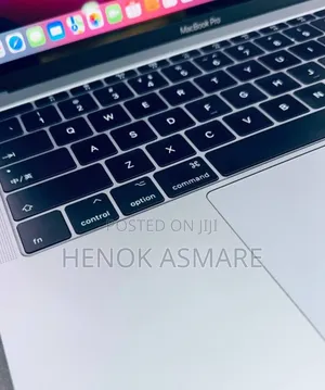 New Laptop Apple MacBook Pro 2017 8GB SSD 512GB