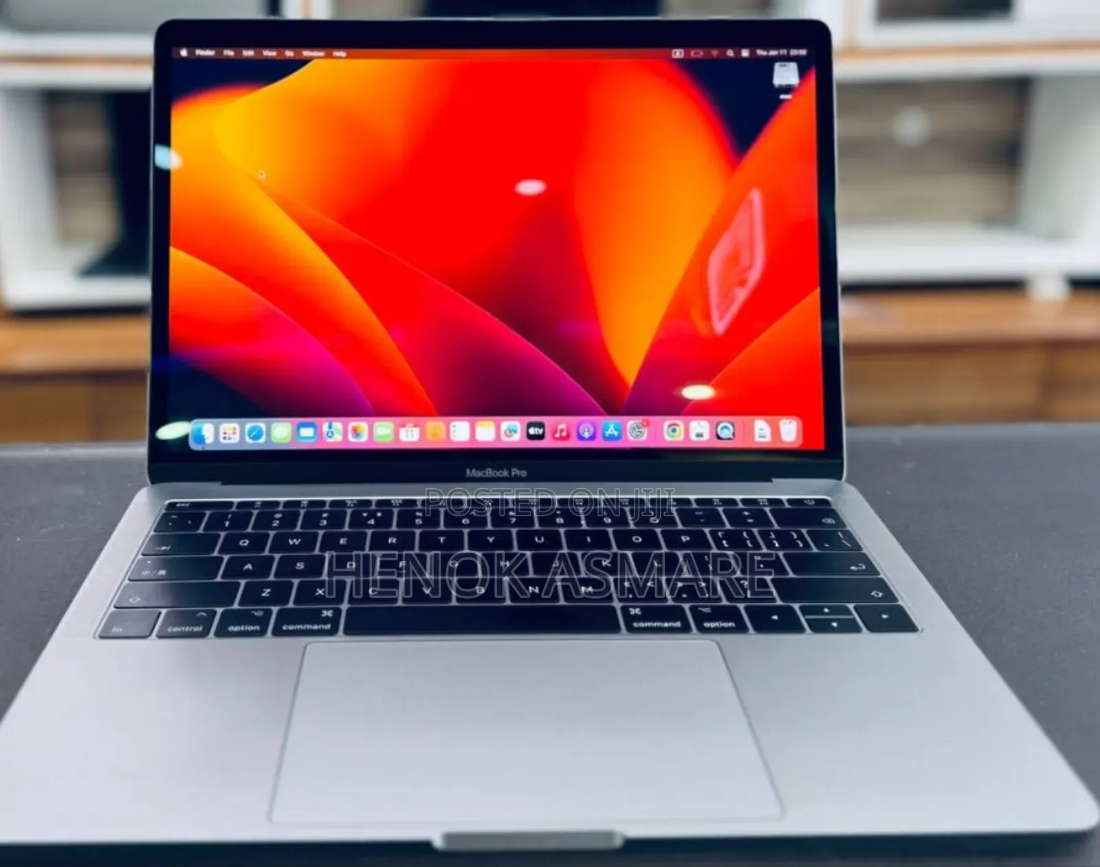 New Laptop Apple MacBook Pro 2017 8GB SSD 512GB