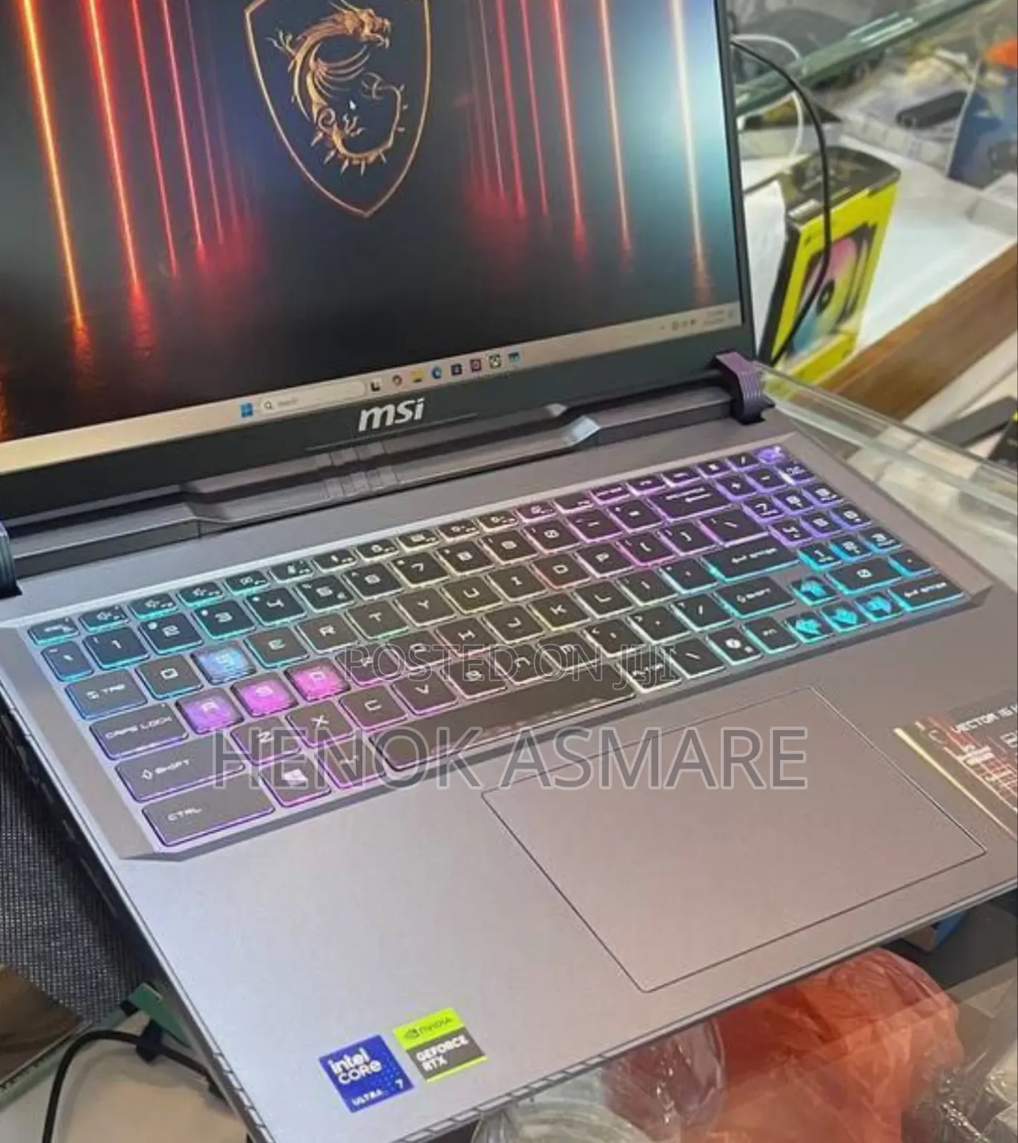 New Laptop MSI Vector 16 HX AI A2XWIG 16GB Intel Core Ultra 7 SSD 1T