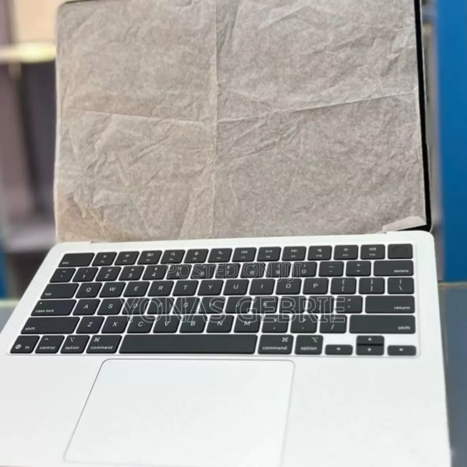 New Laptop Apple MacBook Air 2025 M4 13-Inch 16GB Apple M4 SSD 256GB