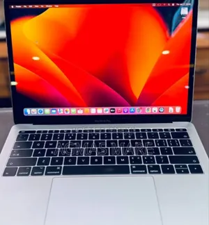New Laptop Apple MacBook Pro 2017 8GB Intel Core I5 SSD 512GB