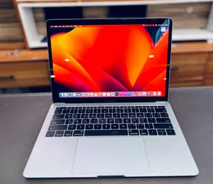 New Laptop Apple MacBook Pro 2017 8GB Intel Core I7 SSD 512GB