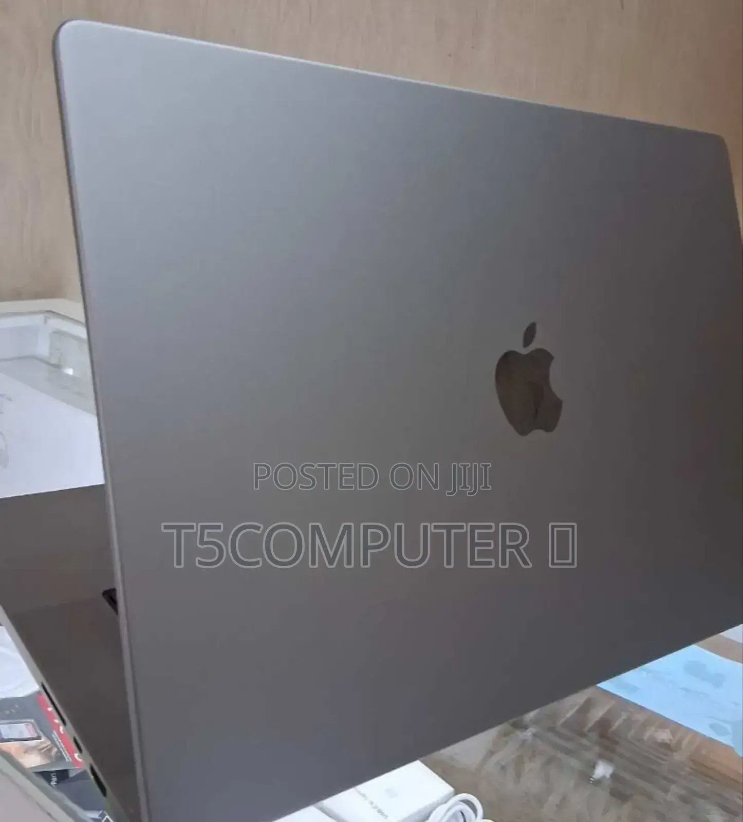 New Laptop Apple MacBook Pro M1 32GB Apple M1 Max SSD 1T
