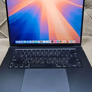 Photo - New Laptop Apple MacBook Air 2023 M2 8GB Apple M2 SSD 512GB