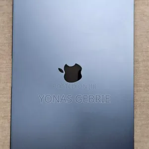 New Laptop Apple MacBook Air 2023 M2 8GB Apple M2 SSD 512GB