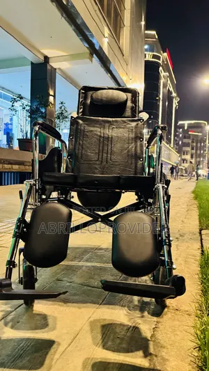 Photo - Toilet Wheelchair 田wheelchair 手wheelchair田wheelchair口wheelchair 廿wheel