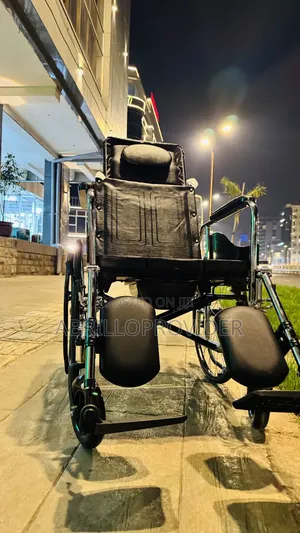 Photo - Multifaetianal Wheelchair田wheelchair 卜wheelchair 山wheelchair手wheelchai