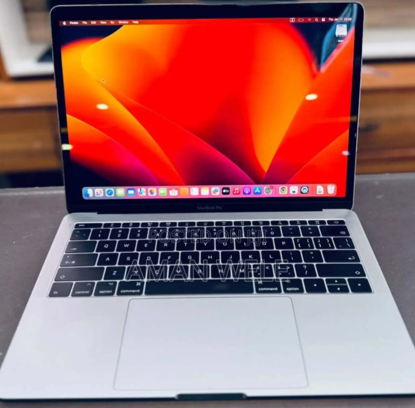 New Laptop Apple MacBook Pro 2017 8GB Intel SSD 512GB