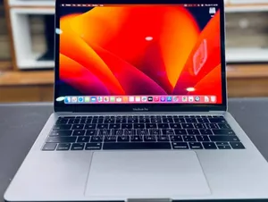 New Laptop Apple MacBook Pro 2017 8GB Intel SSD 512GB