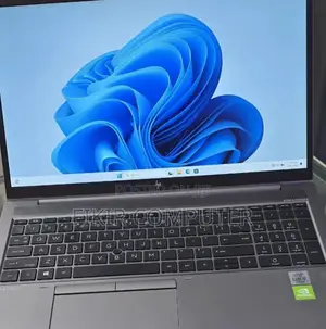 New Laptop HP ZBook Firefly 15 G7 16GB Intel Core I7 SSD 1T