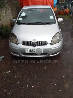Photo - Toyota Vitz 2004 White
