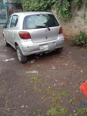 Toyota Vitz 2004 White