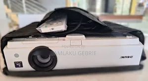 Photo - High Quality Sony Dx 102 Projector