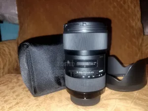 Sigma F1.8 Dc Art Lense for Nikon