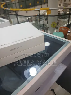 New Laptop Apple MacBook Air 2025 M4 13-Inch 24GB Apple M4 SSD 512GB