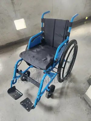 Wheelchair አልሙኒየም ባለ ትልልቅ ጎማ ምቹ Wheelchair Foldae