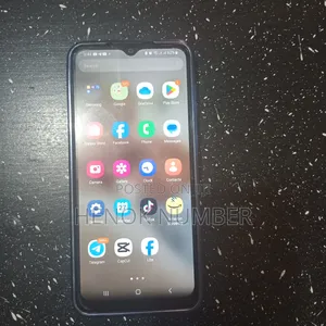 Photo - New Samsung Galaxy A04 64 GB Black