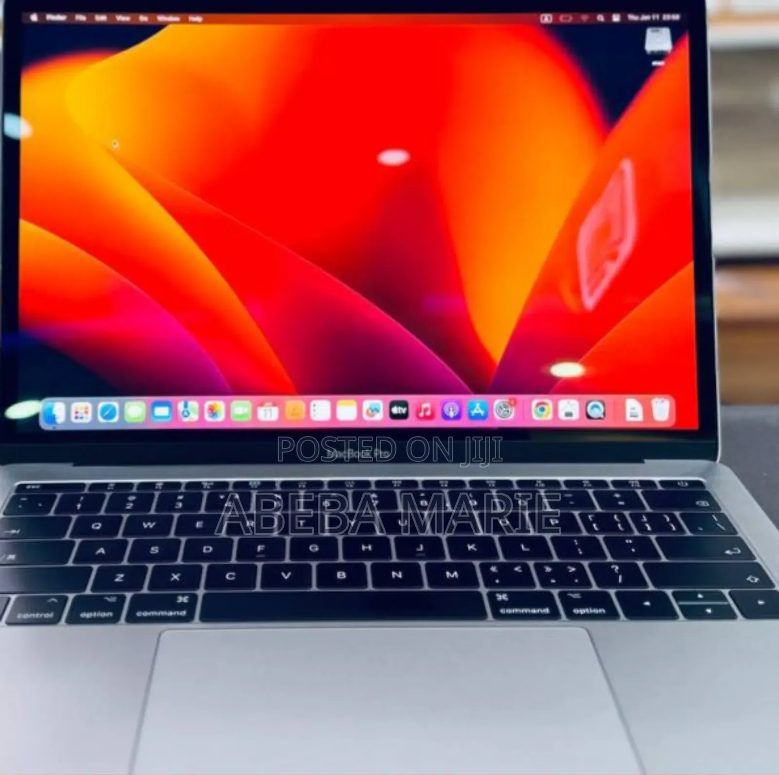 New Laptop Apple MacBook Pro 2017 8GB Intel Core I5 SSD 512GB