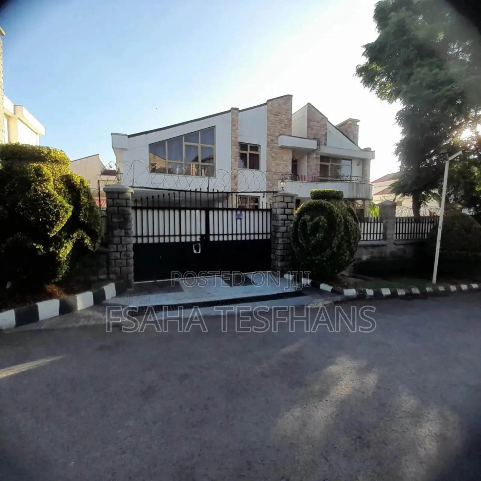 5bdrm House in G+2House, Bole for rent