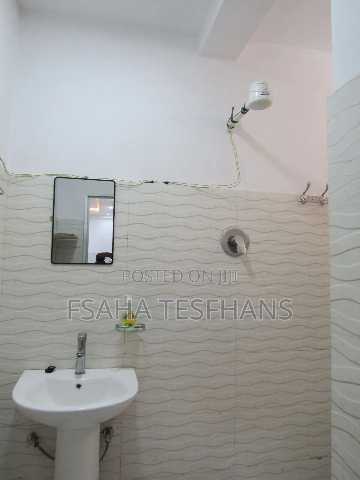 5bdrm House in G+2House, Bole for rent