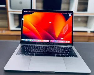 New Laptop Apple MacBook Pro 2017 8GB SSD 512GB
