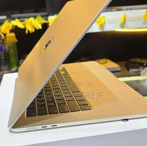 Photo - New Laptop Apple MacBook Pro 2019 8GB Intel Core I5 SSD 256GB