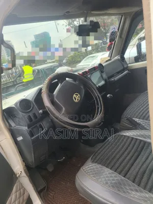 Toyota Hilux 2.5 D-4D SRX 2011 White