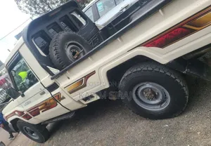 Toyota Hilux 2.5 D-4D SRX 2011 White