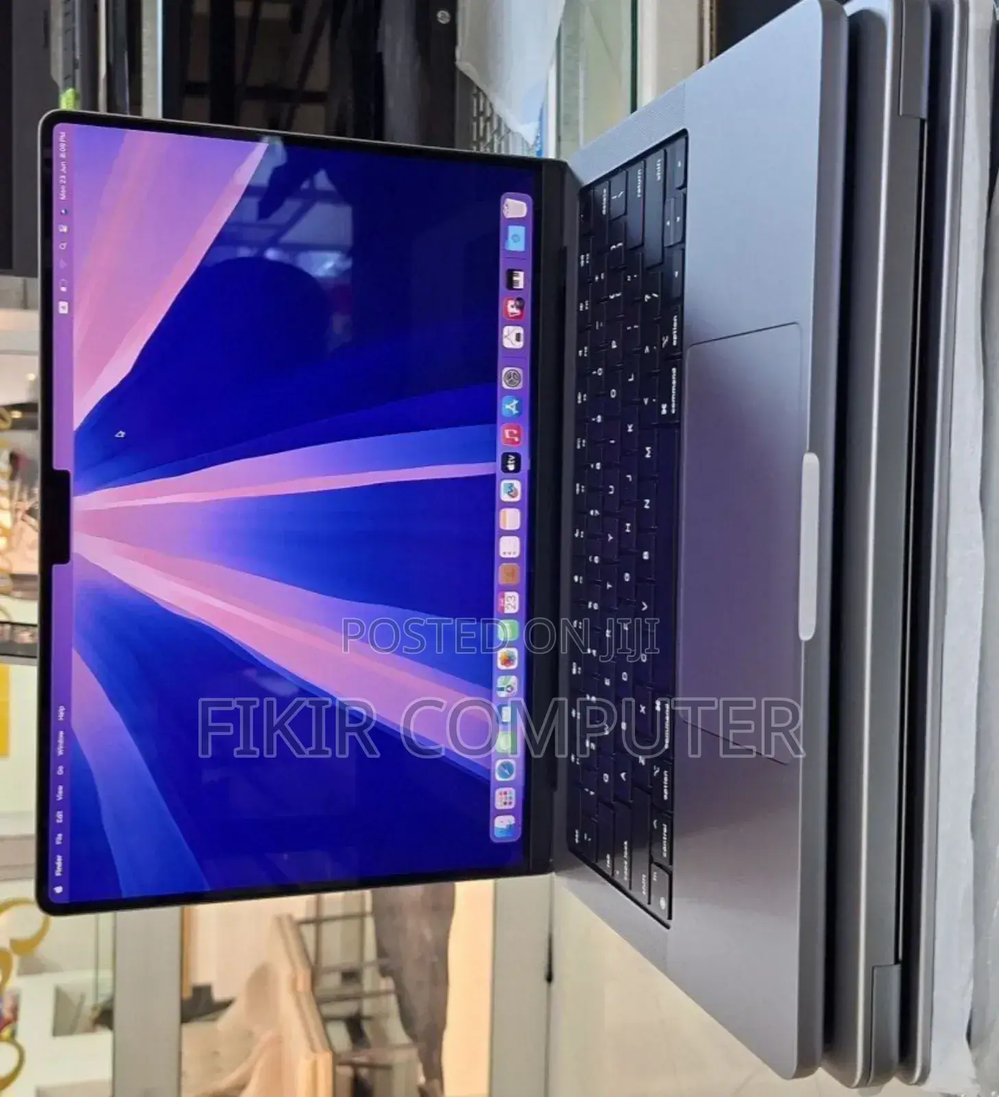 New Laptop Apple MacBook Pro M1 16GB Apple M1 Pro SSD 1T