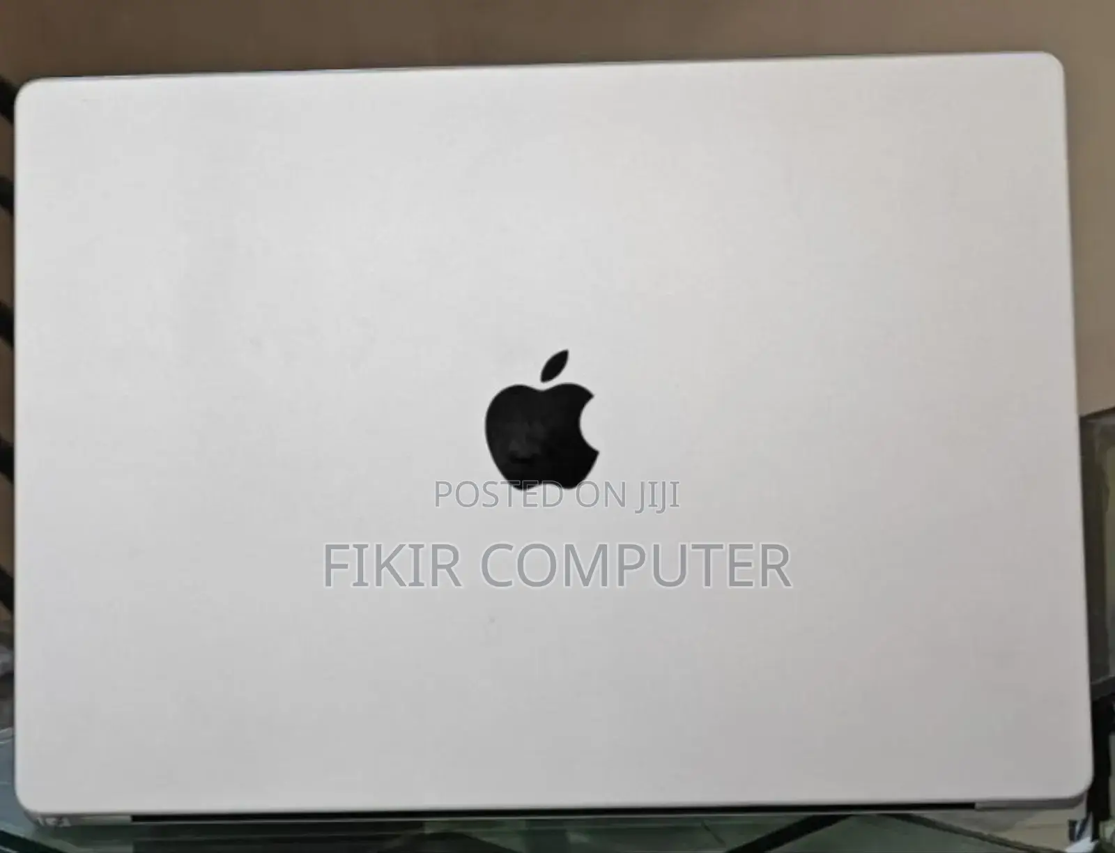 New Laptop Apple MacBook Pro M1 16GB Apple M1 Pro SSD 1T