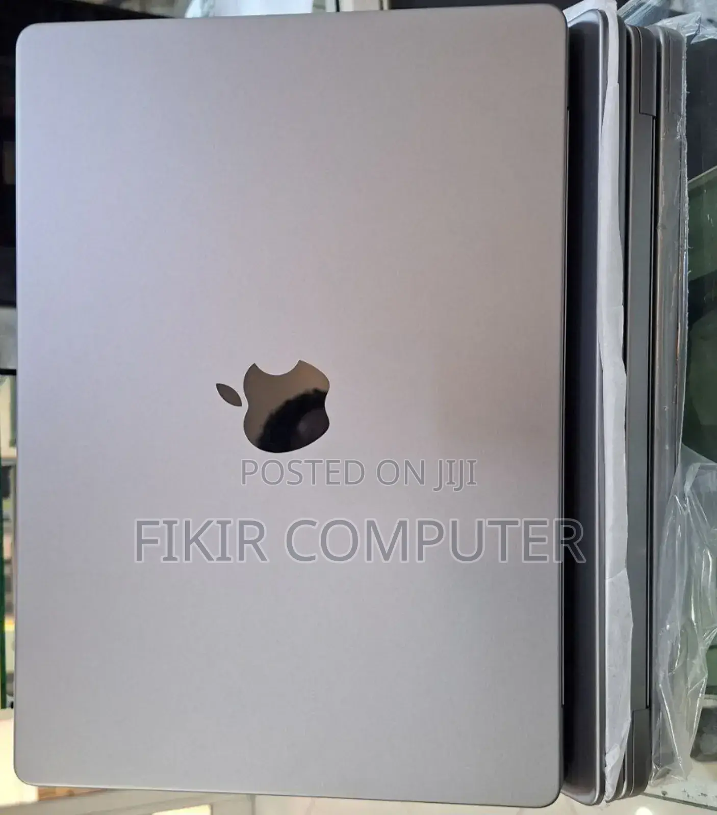 New Laptop Apple MacBook Pro M1 16GB Apple M1 Pro SSD 1T