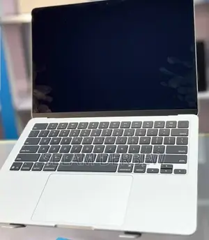 New Laptop Apple MacBook Air 2025 M4 13-Inch 16GB Apple M4 SSD 256GB