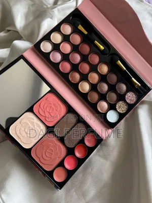 Photo - Eye Shadow Book