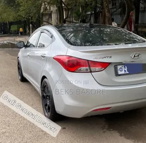 Hyundai Avante 2013 Silver