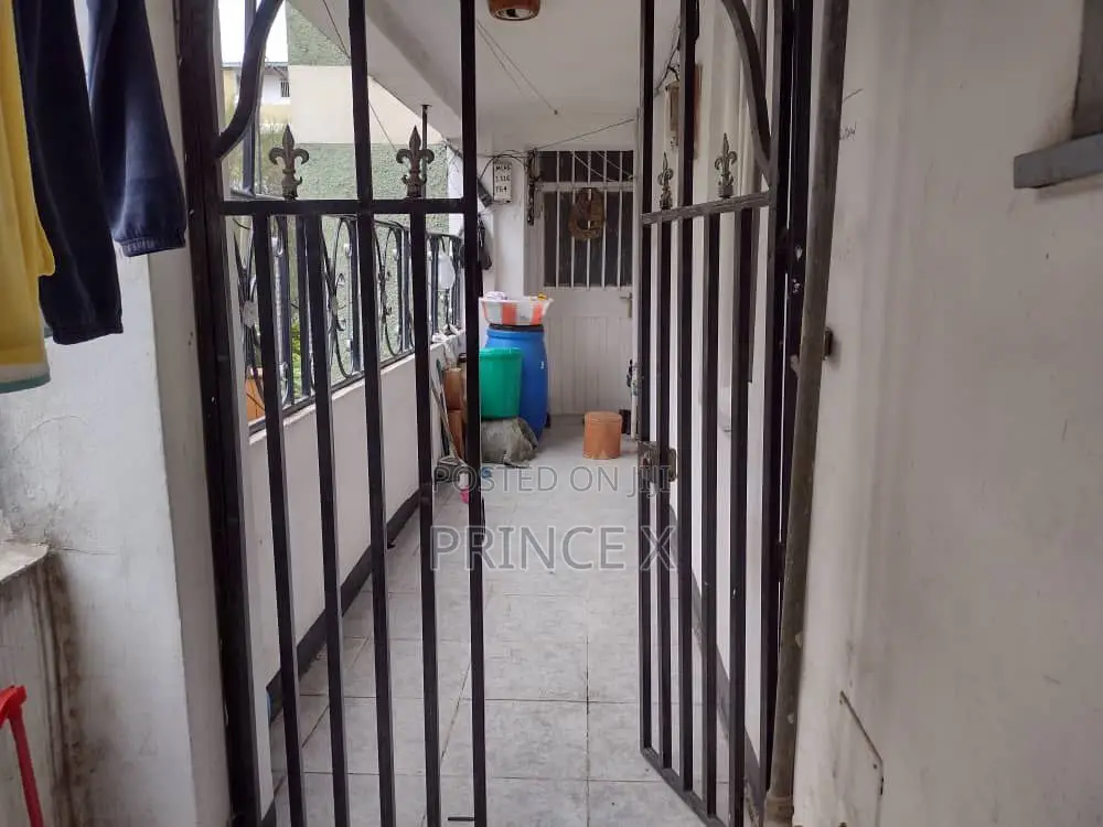Furnished 2bdrm House in Condominium, Bole for sale