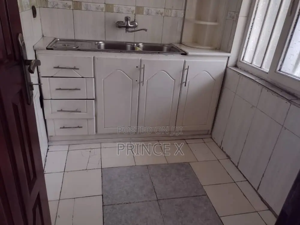 Furnished 2bdrm House in Condominium, Bole for sale