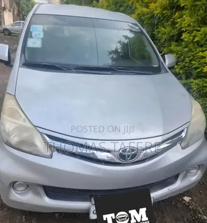 Photo - Toyota Avanza 2014 Silver