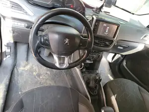 Peugeot 2008 2016 Brown