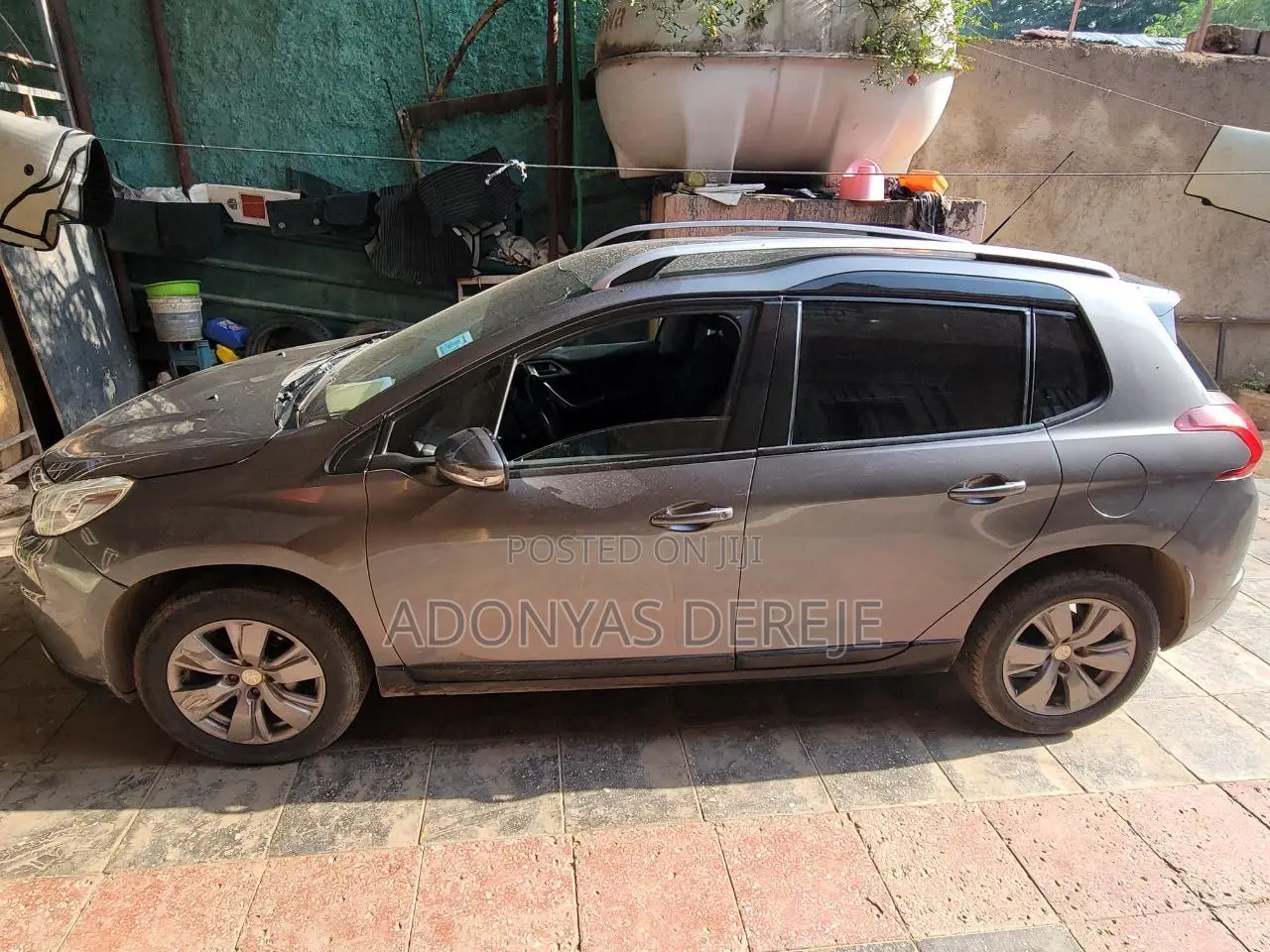 Peugeot 2008 2016 Brown