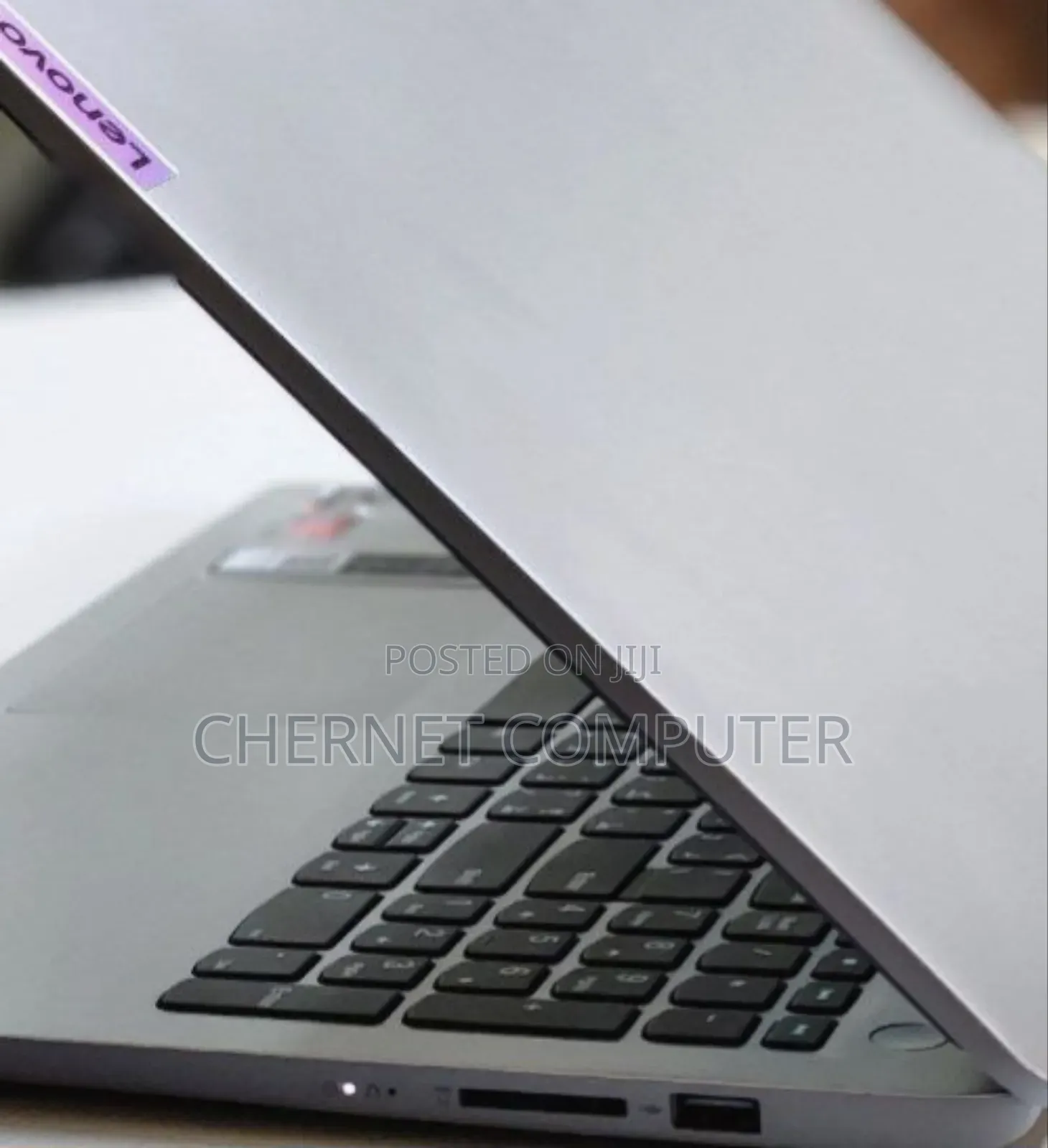 New Laptop Lenovo 8GB AMD Ryzen 5 SSD 512GB