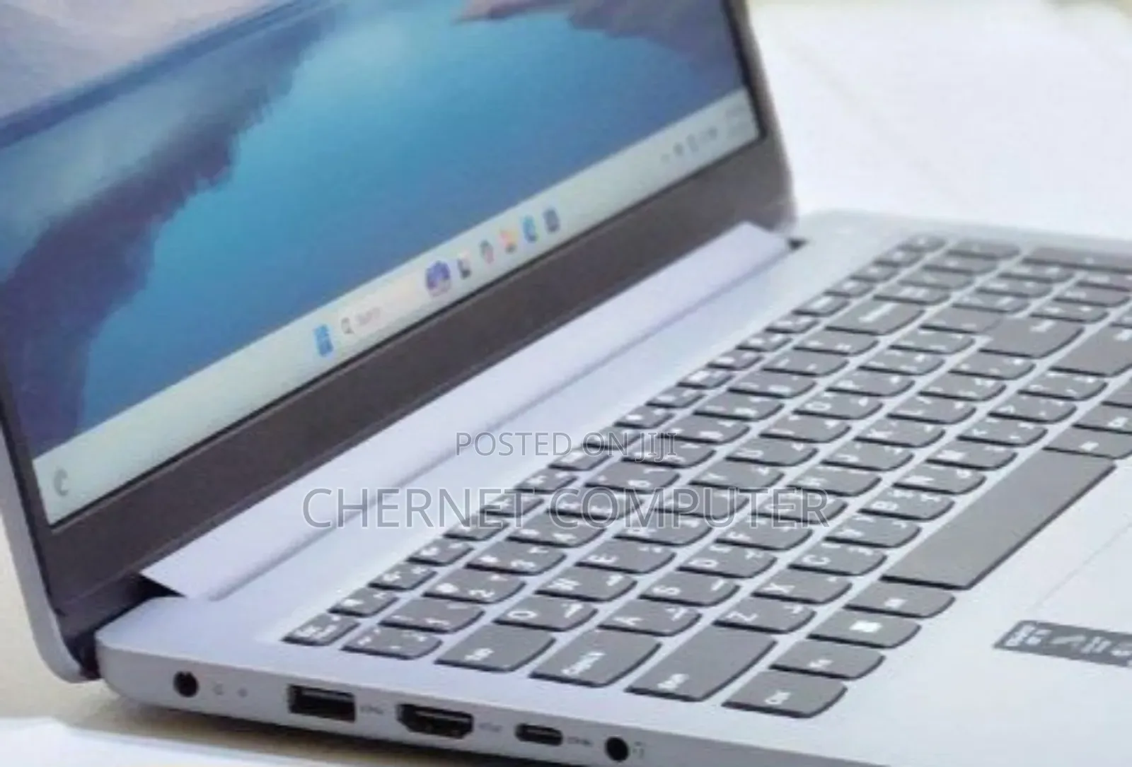 New Laptop Lenovo 8GB AMD Ryzen 5 SSD 512GB