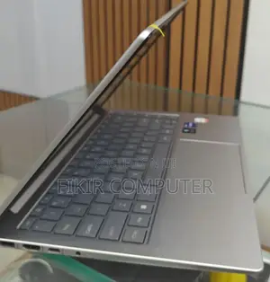 New Laptop HP Stream Notebook 8GB Intel Core I7 SSD 1T