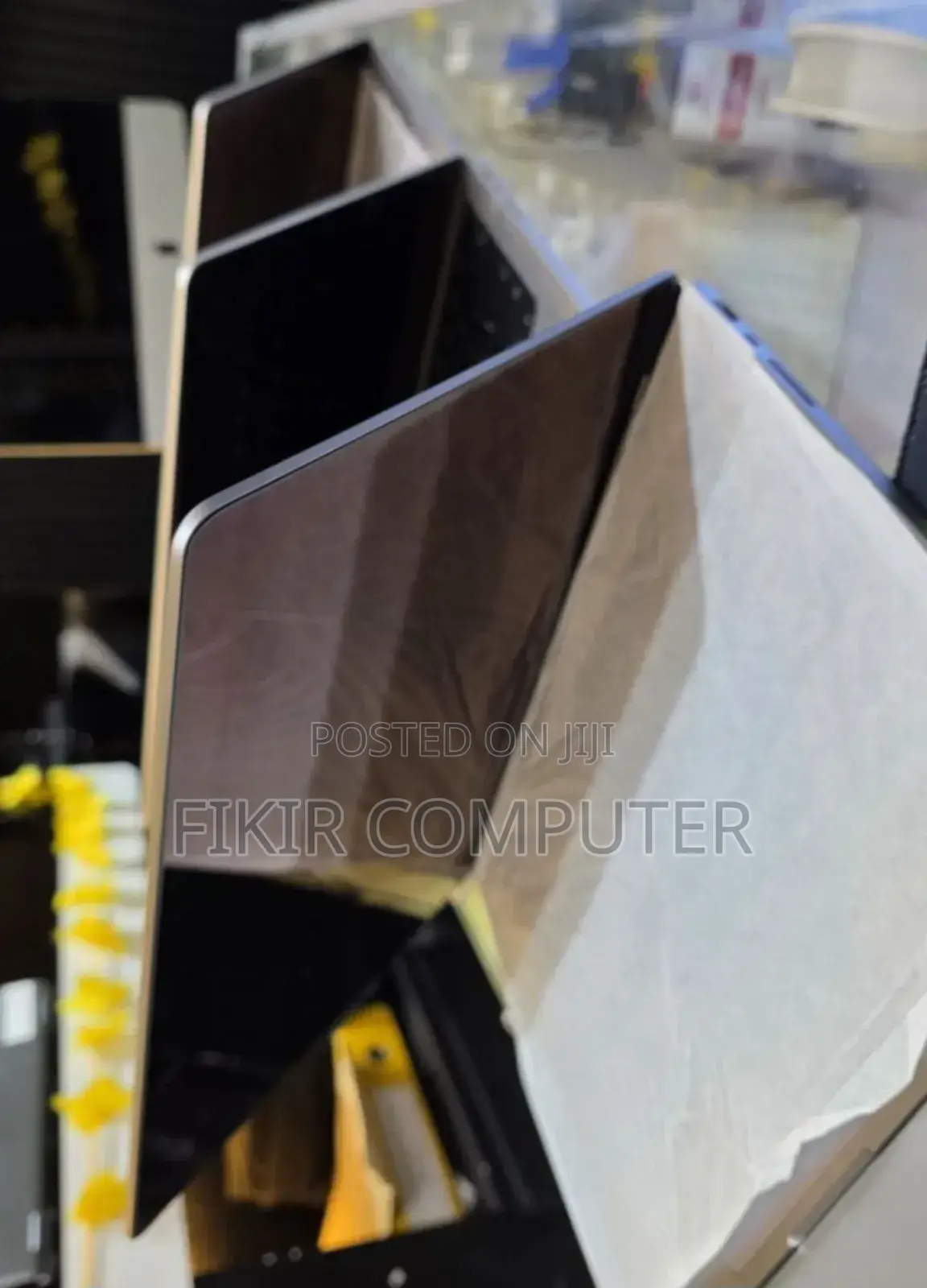 New Laptop Apple MacBook Pro M1 16GB Apple M1 Max SSD 512GB