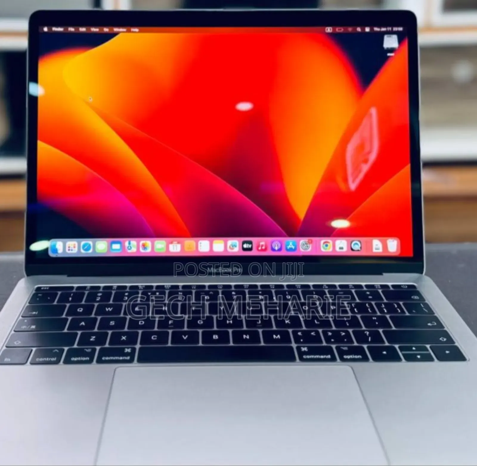 New Laptop Apple MacBook Pro 2017 8GB Intel Core I7 SSD 512GB