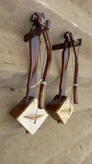 Meseneko(መሰንቆ)