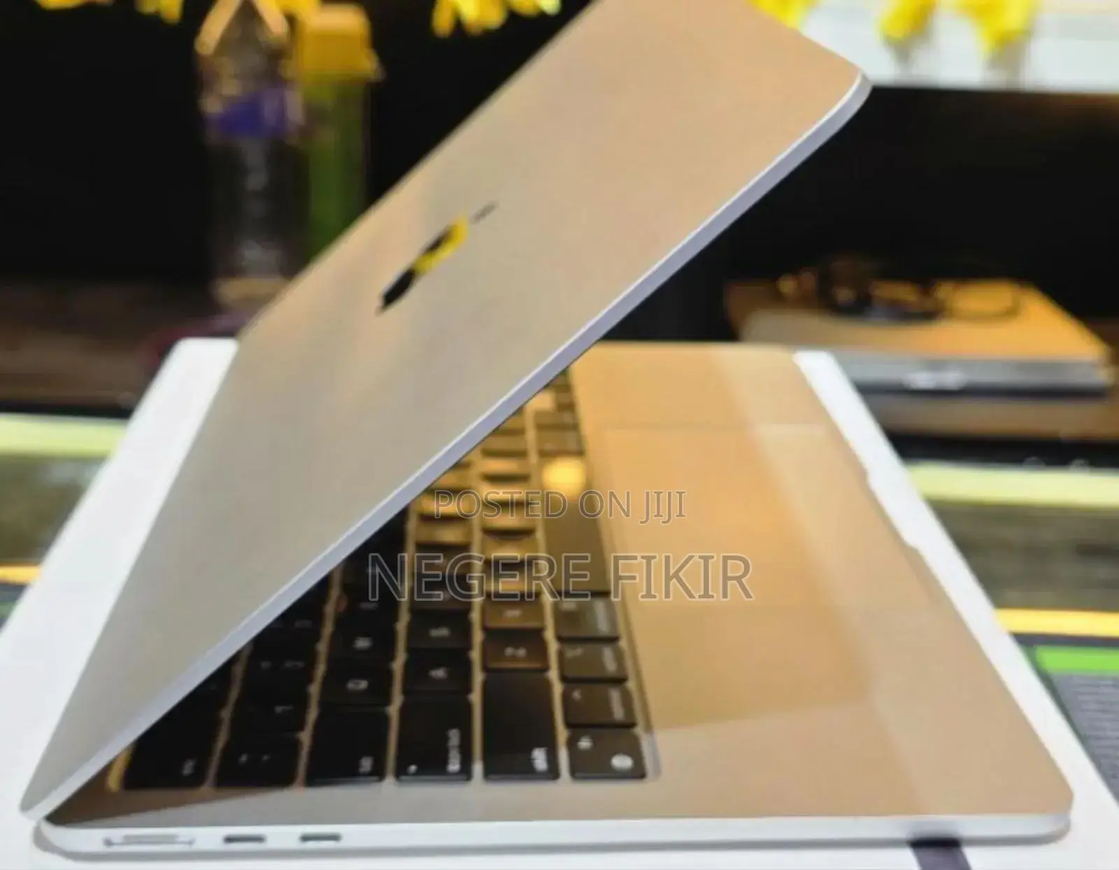 New Laptop Apple MacBook Air 2022 M2 16GB Intel Core M2 SSD 256GB