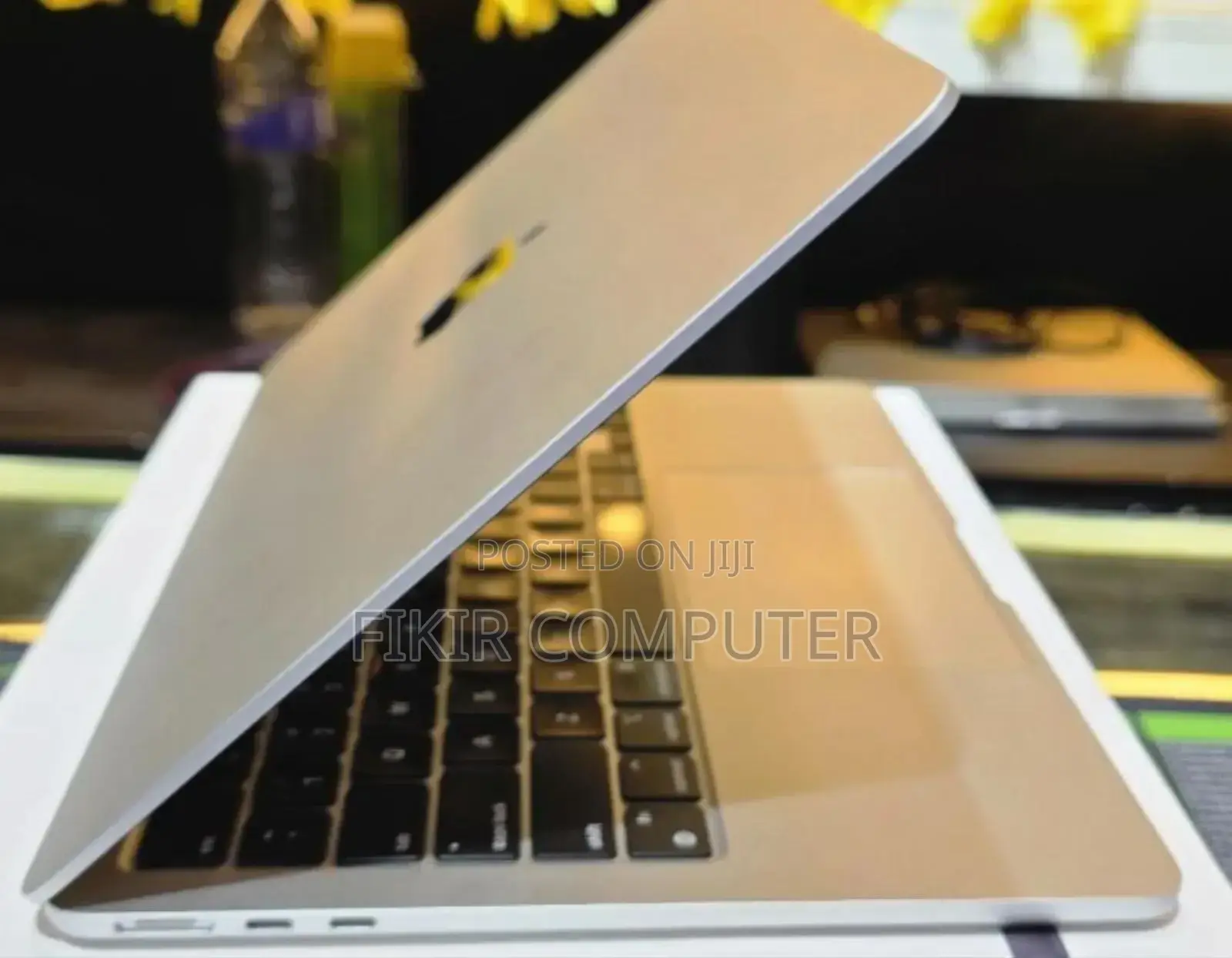 New Laptop Apple MacBook Air 2022 M2 16GB Intel Core M2 SSD 256GB