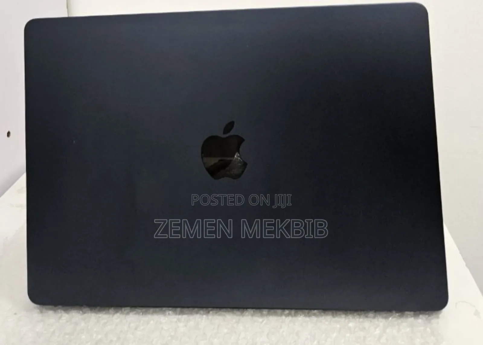 New Laptop Apple MacBook Air 2022 M2 8GB Intel Core I7 SSD 512GB