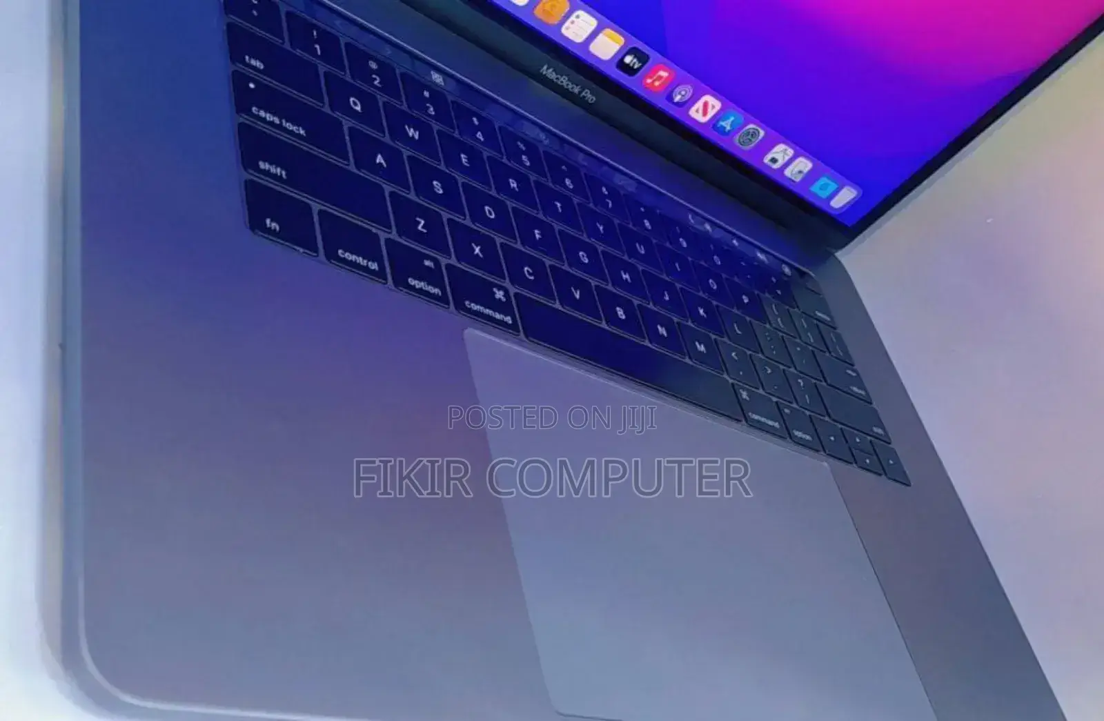 New Laptop Apple MacBook Pro 2017 16GB Intel Core I7 SSD 512GB